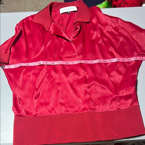 Adolfo Dominguez Red Satin Short Sleeve Top Size 4 Quiet Luxury Contemporary - Picture 9 of 11